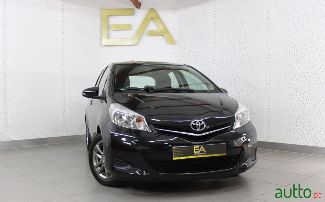2014' Toyota Yaris photo #1