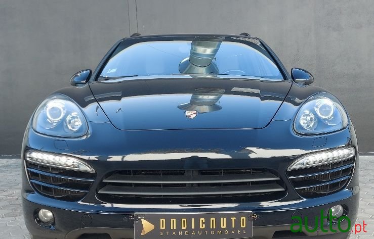2012' Porsche Cayenne photo #4