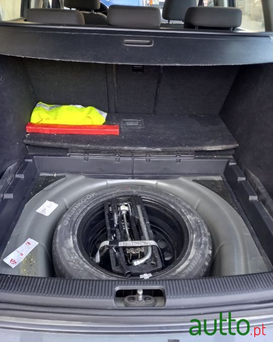 2012' Volkswagen Golf Variant photo #2