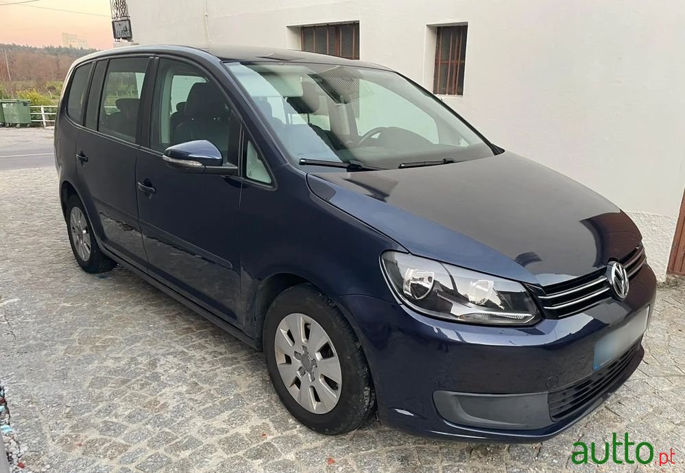 2014' Volkswagen Touran photo #1