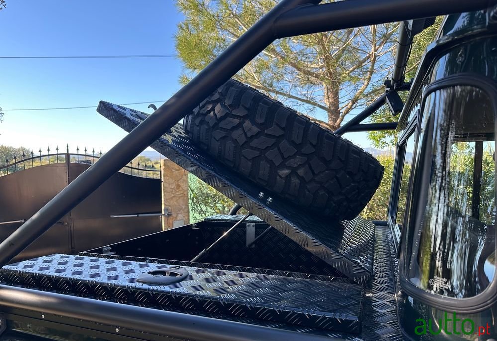 2003' Land Rover Defender photo #4