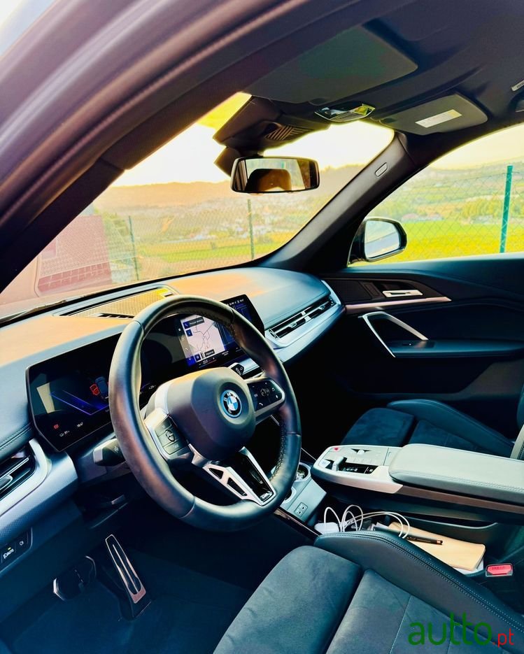 2023' BMW iX1 Xdrive30 Pack M photo #4