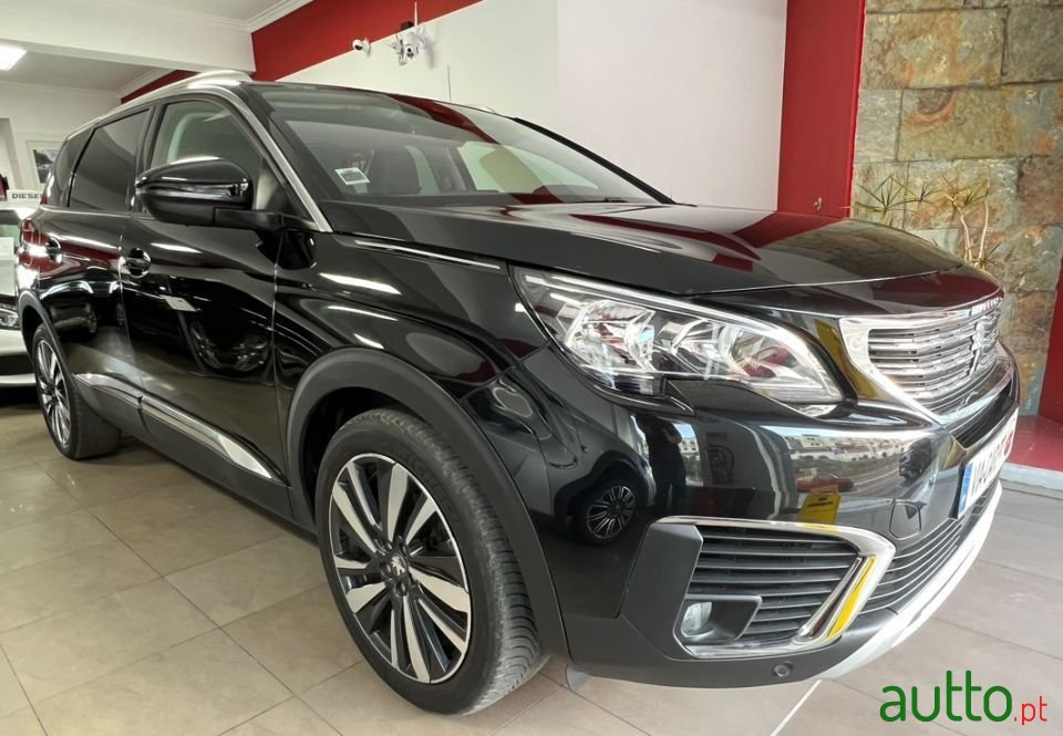 2018' Peugeot 5008 photo #2