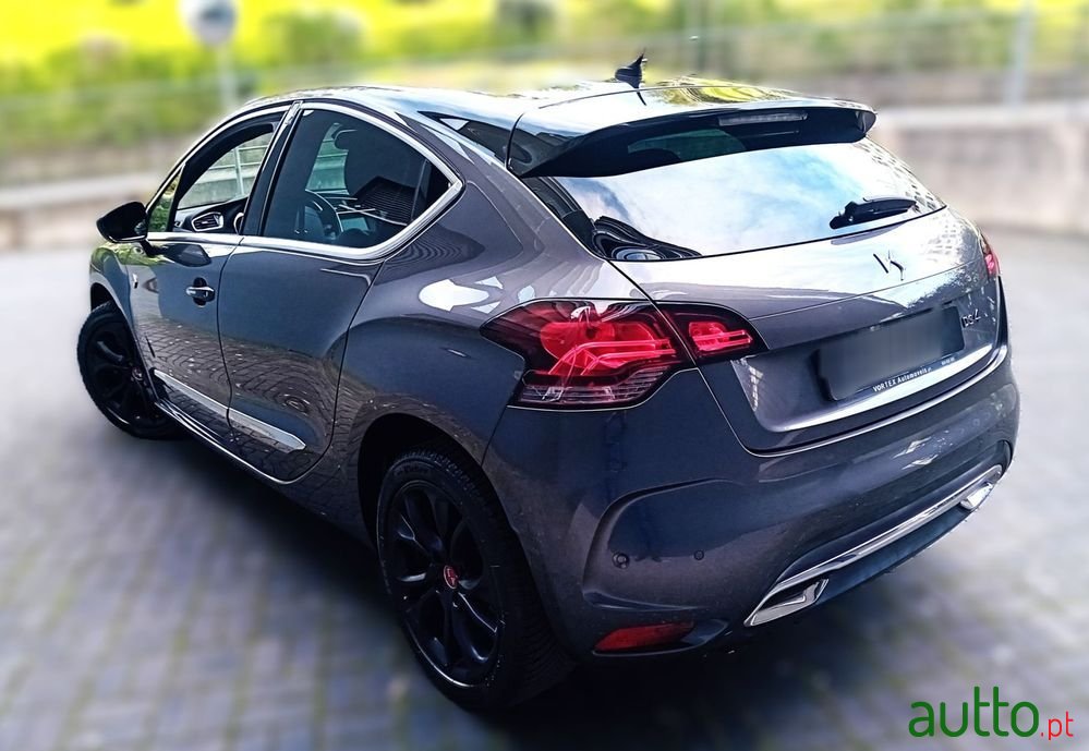 2017' DS Automobiles Ds4 photo #5