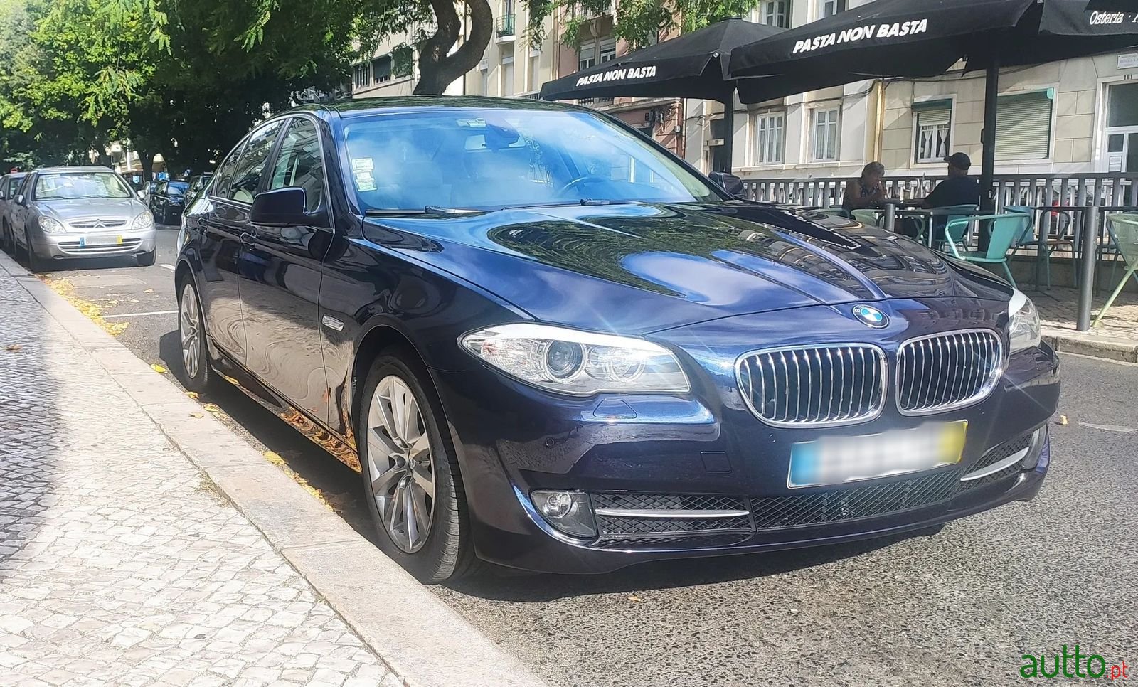 2011' BMW 520 photo #1