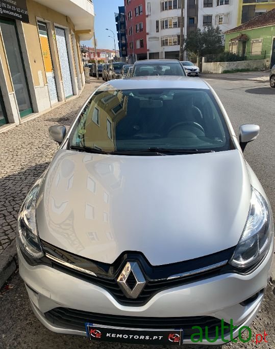 2019' Renault Clio photo #3