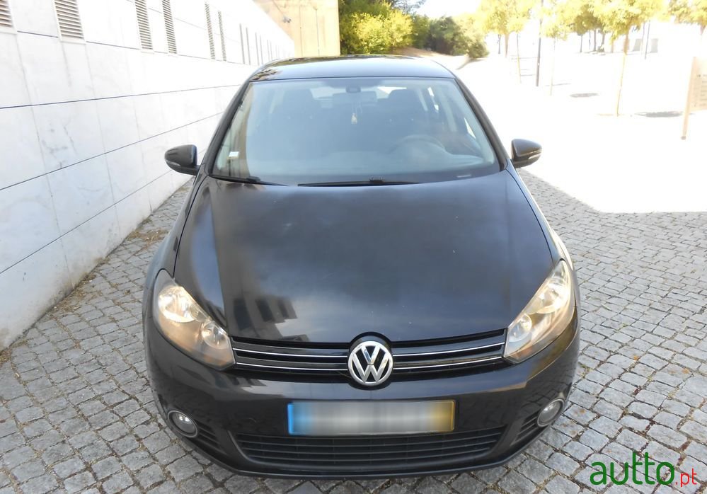 2010' Volkswagen Golf photo #3