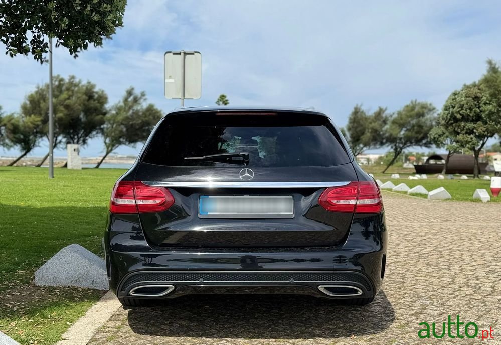 2015' Mercedes-Benz Classe C photo #5