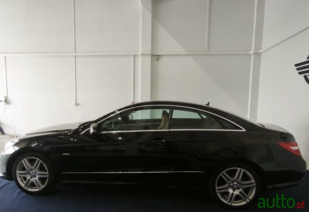 2010' Mercedes-Benz Classe E photo #6
