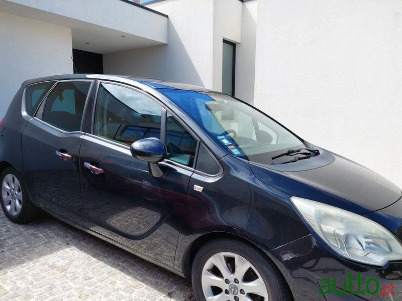 2013' Opel Meriva 1.3 Cdti Cosmo S/S photo #2