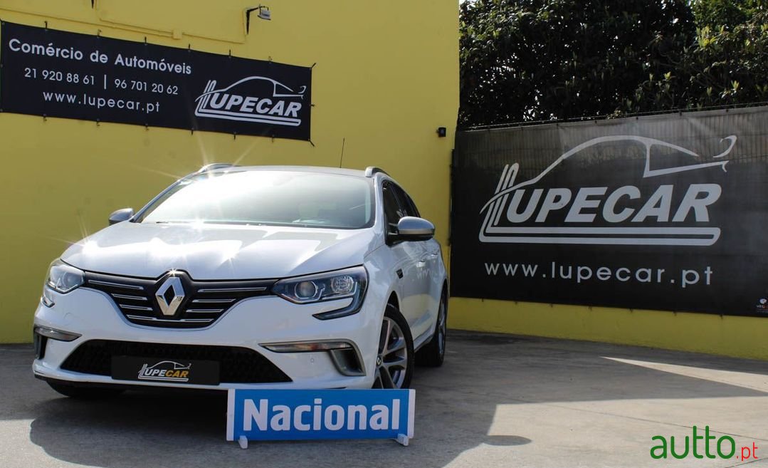 2017' Renault Megane Sport Tourer photo #6