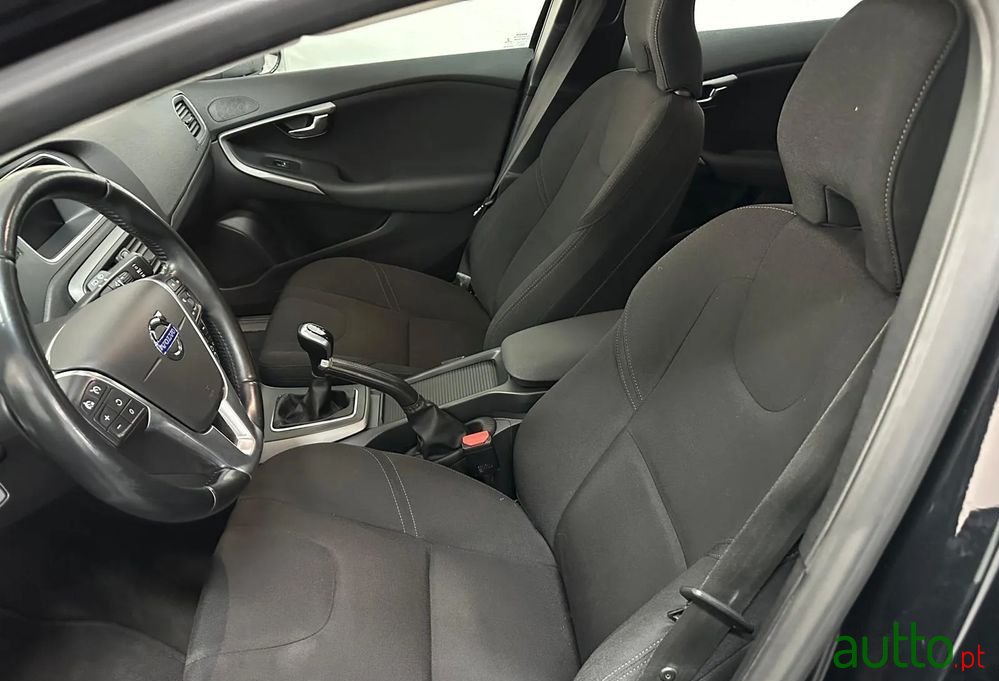 2015' Volvo V40 1.6 D2 Eco Kinetic photo #6