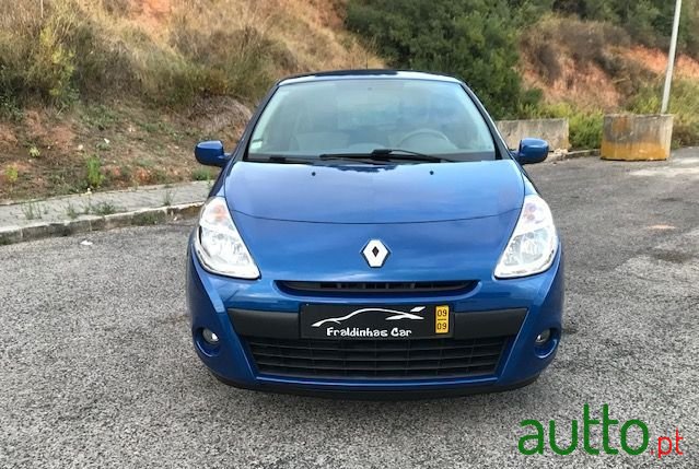 2009' Renault Clio photo #1