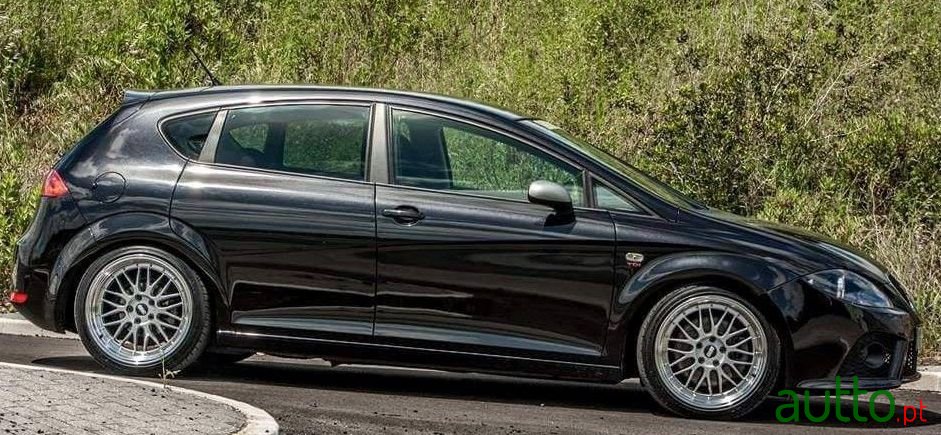 2006' SEAT Leon photo #2