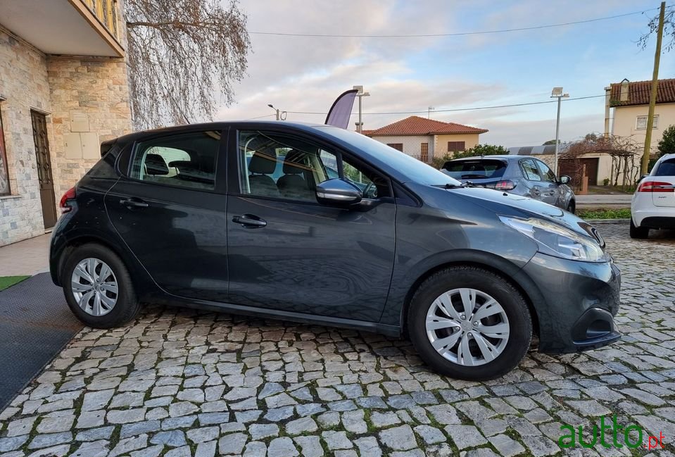 2017' Peugeot 208 photo #5