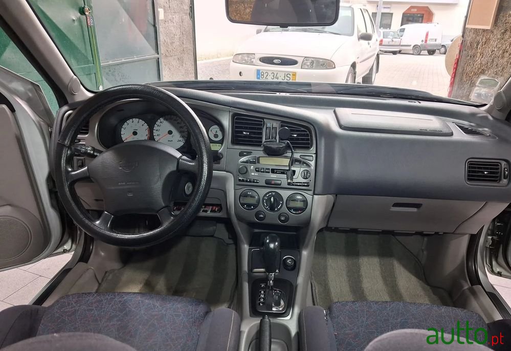 1999' Nissan Primera photo #2