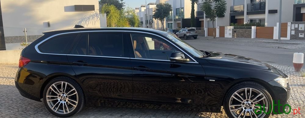 2013' BMW 320 photo #3