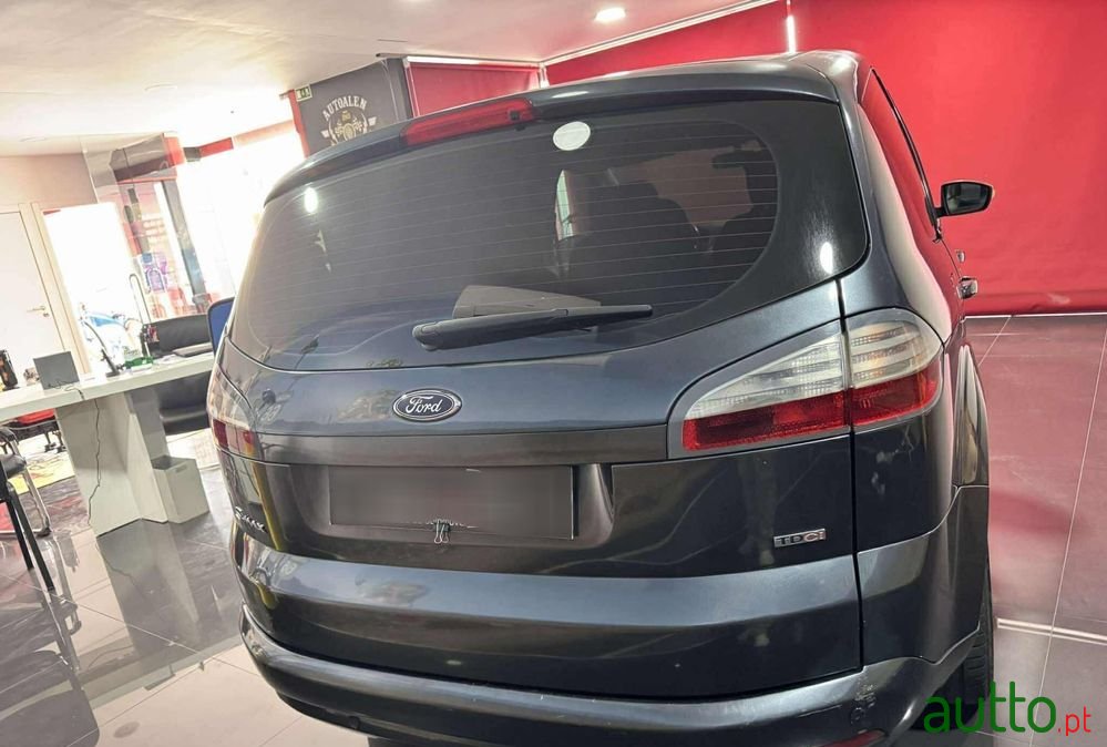 2009' Ford S-Max photo #6