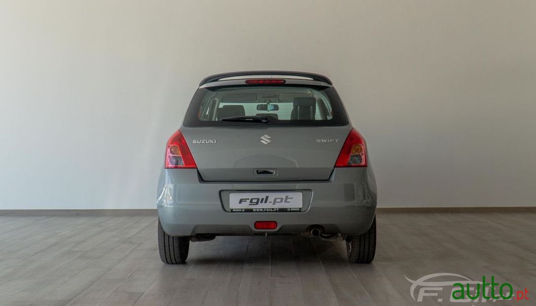 2010' Suzuki Swift photo #1