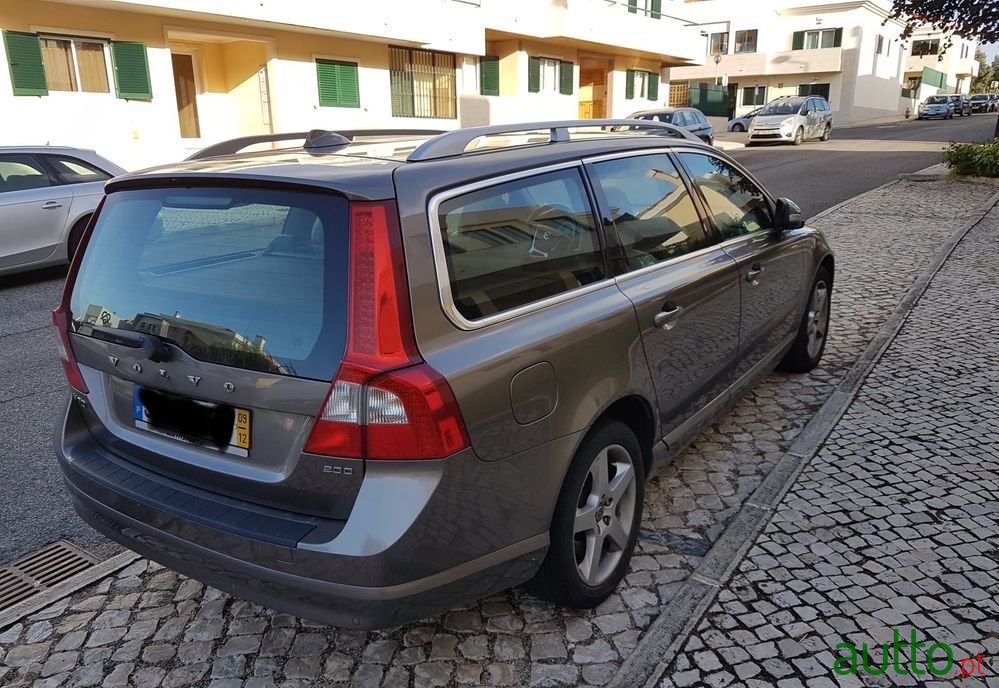 2009' Volvo V70 2.0 D Momentum photo #5