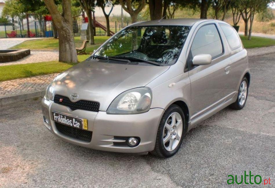2001' Toyota Yaris 1.5 T Sport Ac photo #2