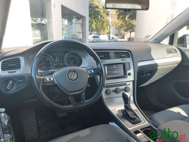 2015' Volkswagen Golf photo #4