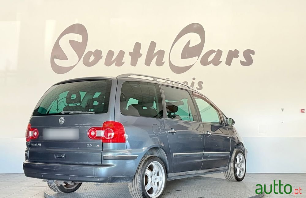 2007' Volkswagen Sharan 2.0 Tdi Freestyle photo #3