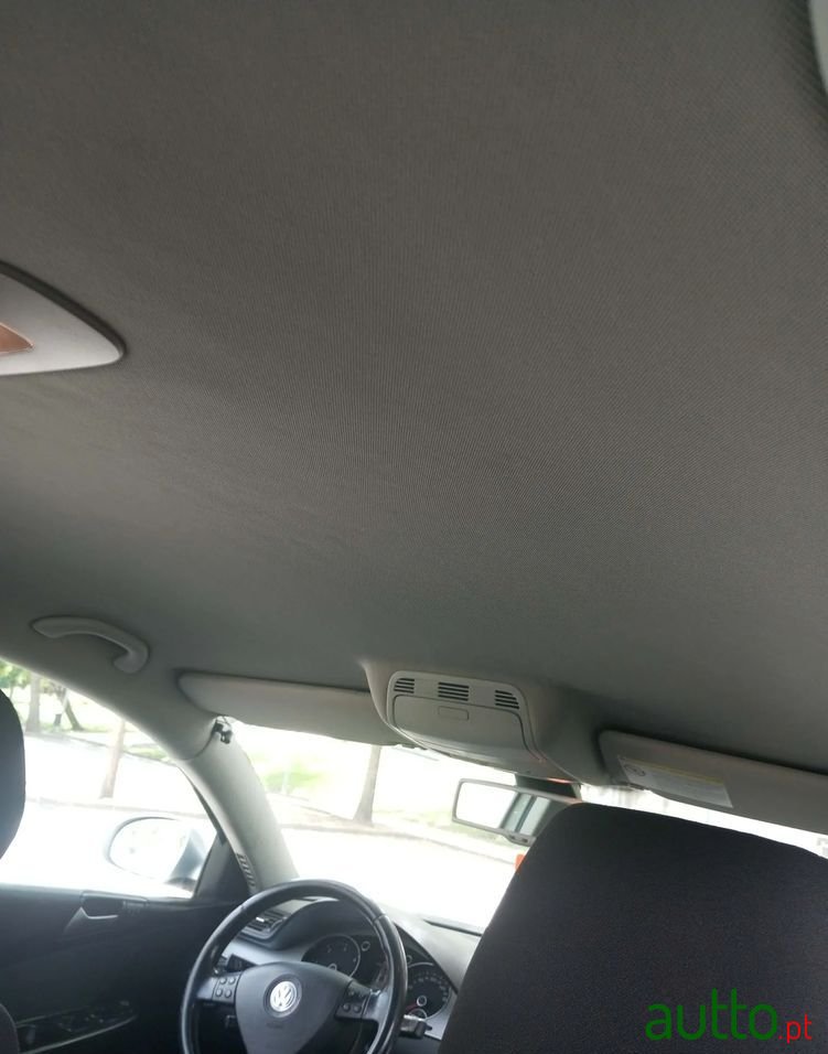 2009' Volkswagen Passat photo #5