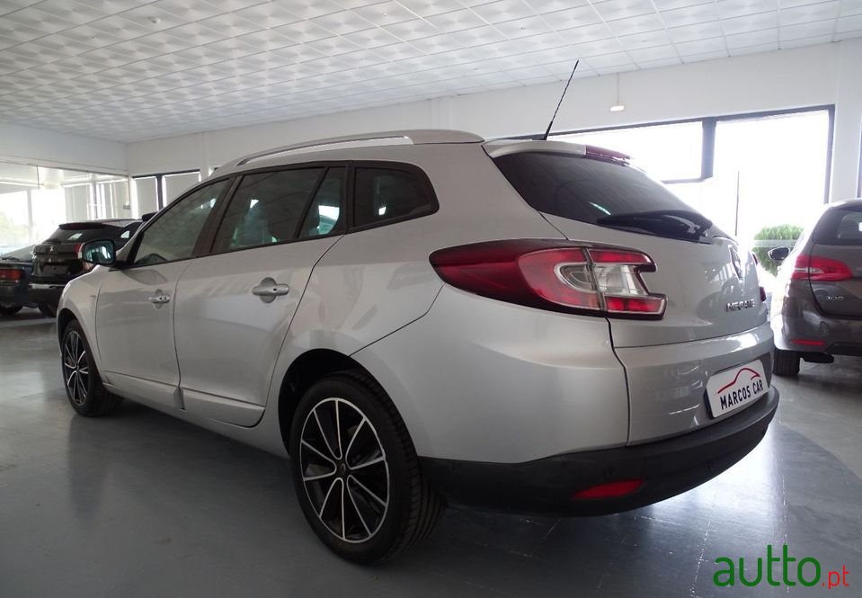 2013' Renault Megane Sport Tourer photo #5