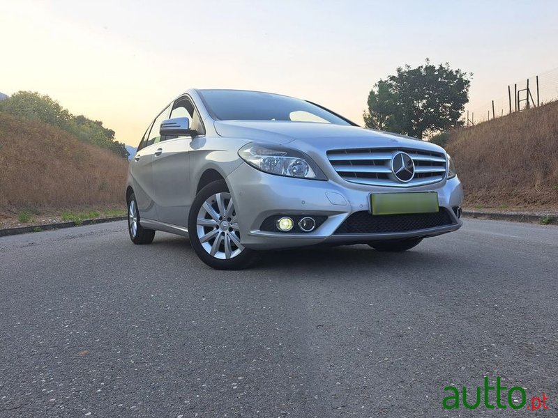 2015' Mercedes-Benz Classe B Cdi Style photo #5