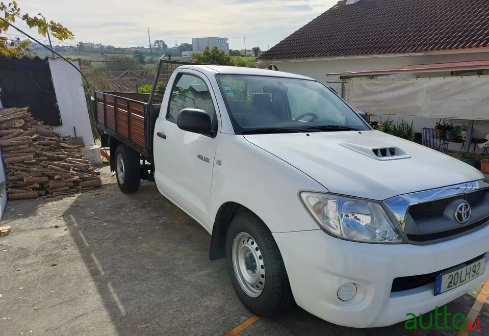 2011' Toyota Hilux photo #3