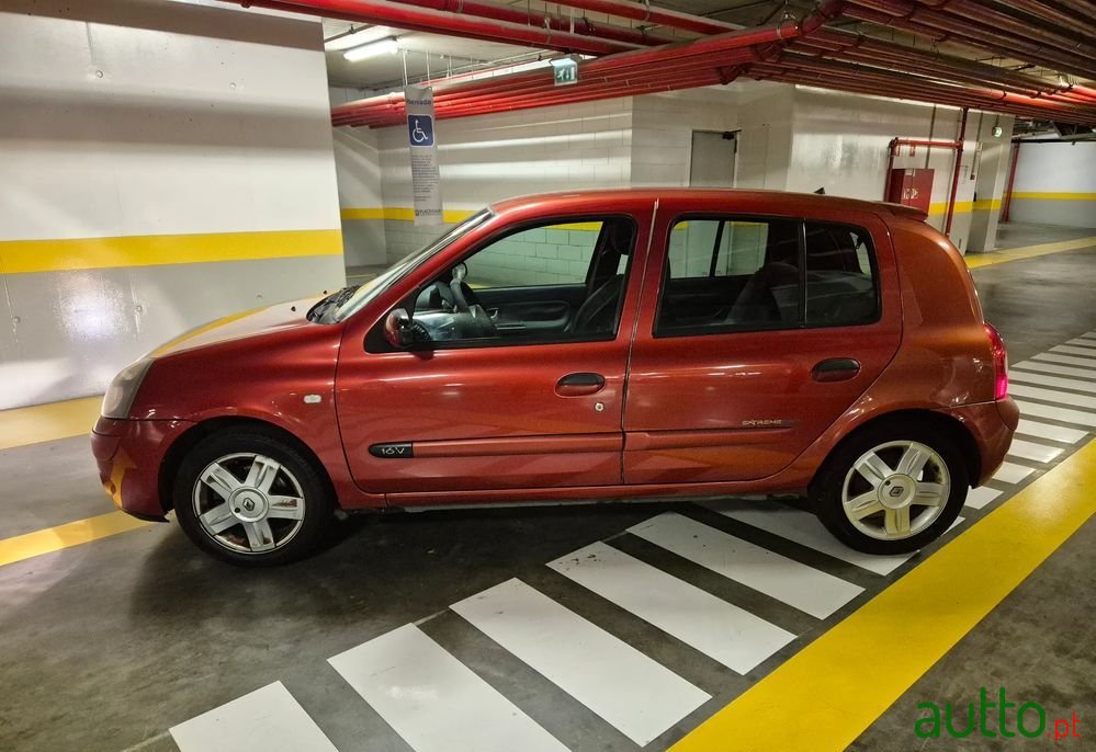 2005' Renault Clio photo #1