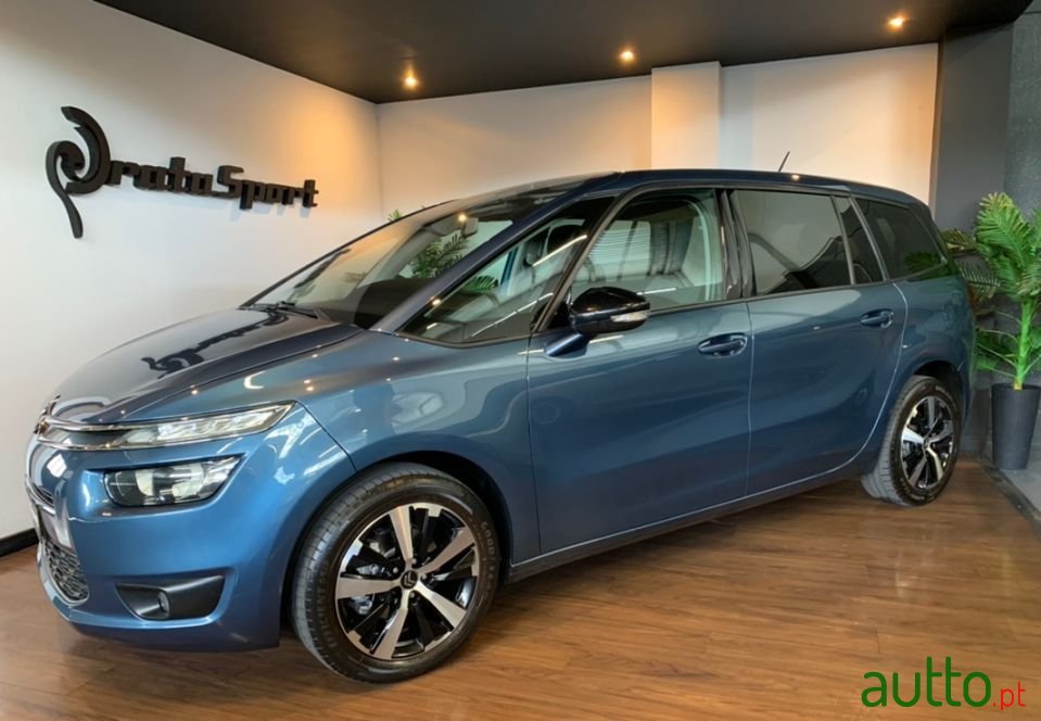 2016' Citroen C4 Grand Picasso photo #4