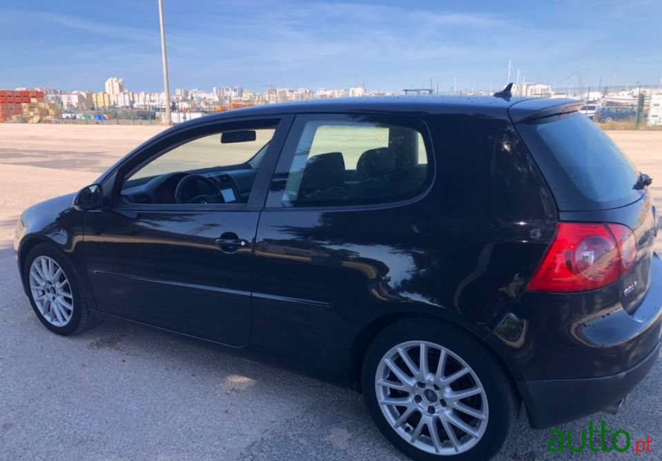 2005' Volkswagen Golf photo #5