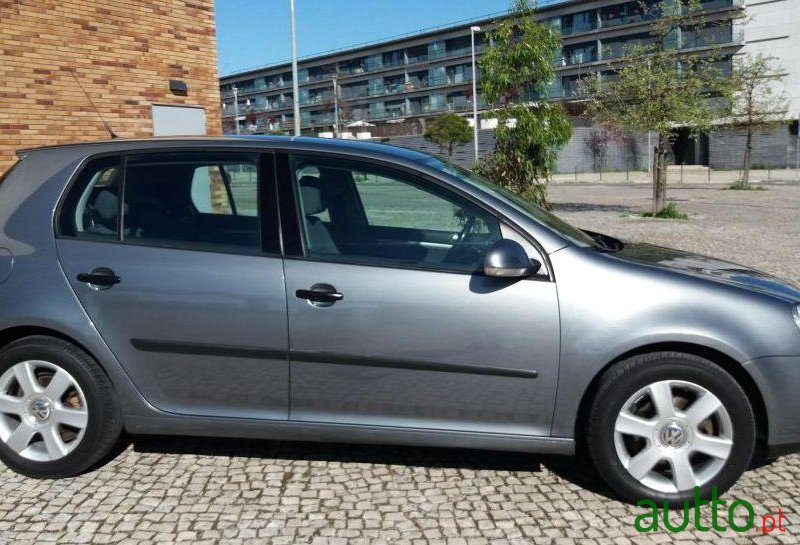 2007' Volkswagen Golf photo #5