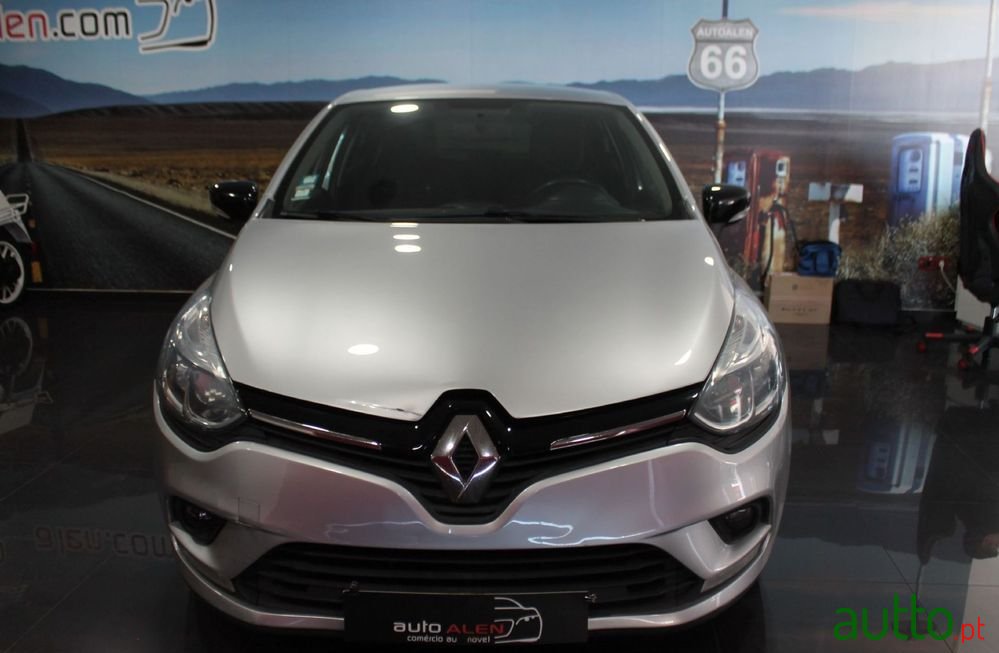 2017' Renault Clio photo #2