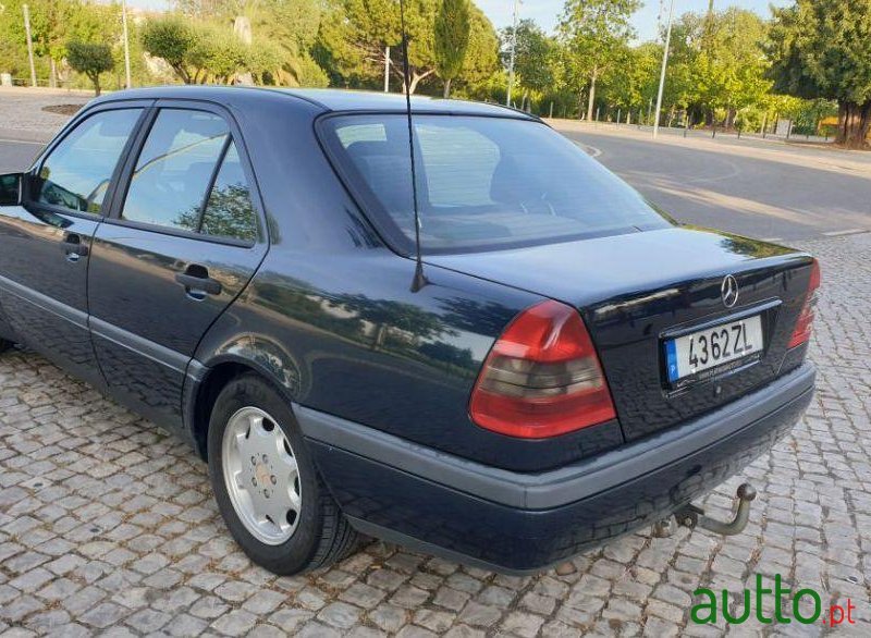 1996' Mercedes-Benz 220 photo #4