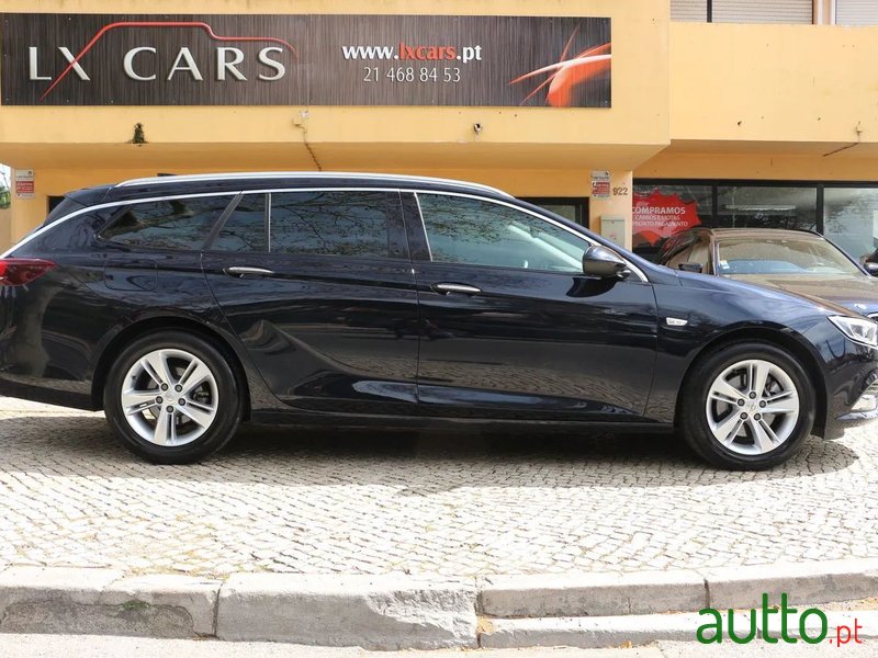 2017' Opel Insignia Sports Tourer photo #3