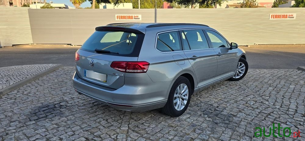 2017' Volkswagen Passat Variant photo #6