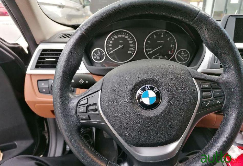 2015' BMW 318 D Touring Luxury photo #3