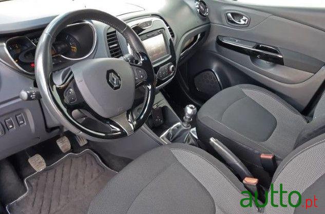 2016' Renault Captur 1.5 Dci Sport photo #3