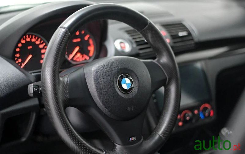 2008' BMW 118 D photo #6