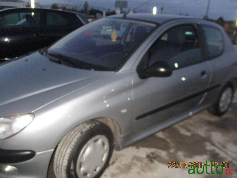 2002' Peugeot 206 1.4 Xs photo #2