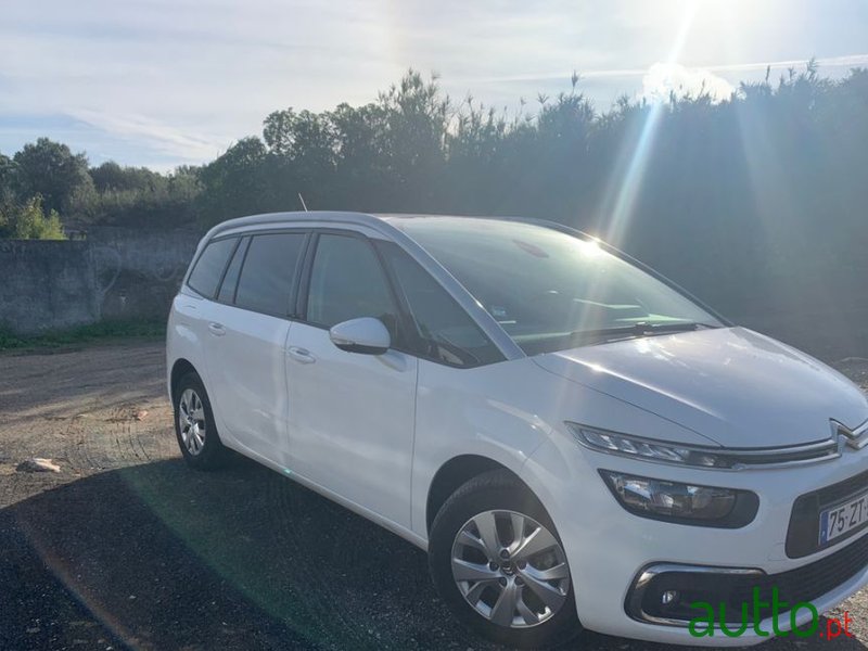 2020' Citroen C4 Spacetourer photo #3