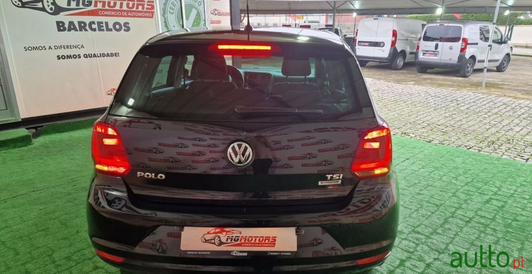 2015' Volkswagen Polo photo #5