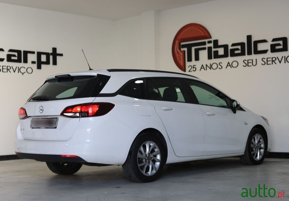 2020' Opel Astra Sports Tourer photo #4