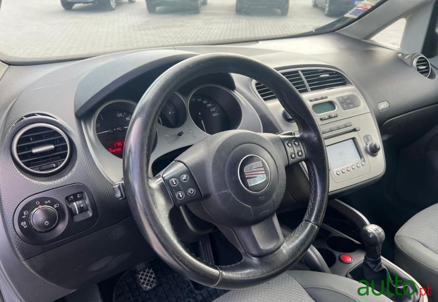 2006' SEAT Toledo photo #5