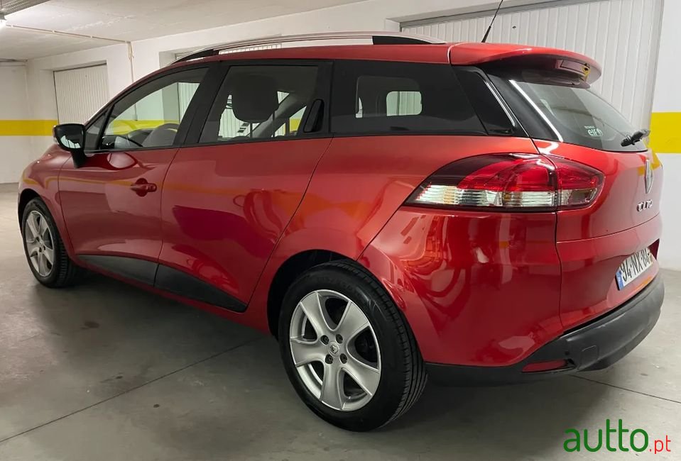 2013' Renault Clio Sport Tourer photo #3