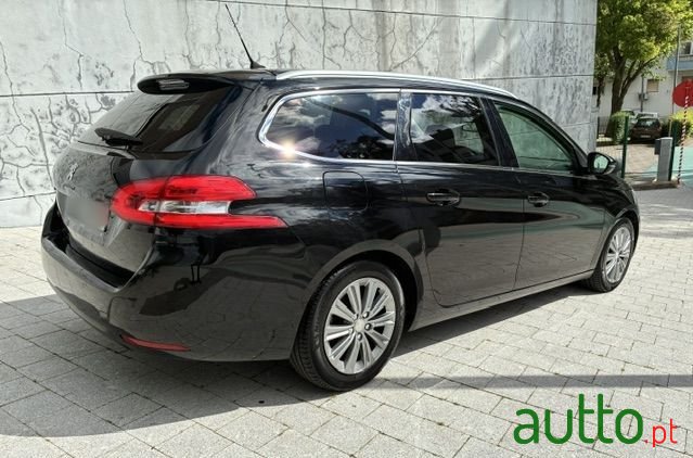 2021' Peugeot 308 Sw photo #6