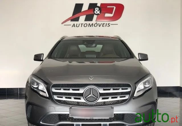 2018' Mercedes-Benz Gla-180 photo #6